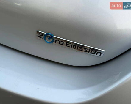 Серый Ниссан Лиф, объемом двигателя 0 л и пробегом 136 тыс. км за 5000 $, фото 22 на Automoto.ua