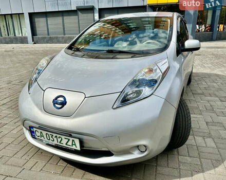 Сірий Ніссан Ліф, об'ємом двигуна 0 л та пробігом 139 тис. км за 4999 $, фото 2 на Automoto.ua
