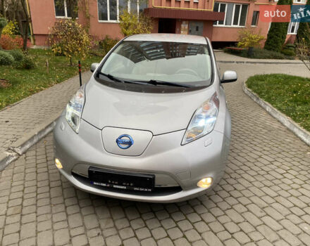 Сірий Ніссан Ліф, об'ємом двигуна 0 л та пробігом 118 тис. км за 5500 $, фото 20 на Automoto.ua