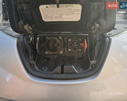 Сірий Ніссан Ліф, об'ємом двигуна 0 л та пробігом 126 тис. км за 4400 $, фото 9 на Automoto.ua