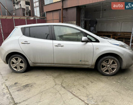 Сірий Ніссан Ліф, об'ємом двигуна 0 л та пробігом 135 тис. км за 4990 $, фото 6 на Automoto.ua