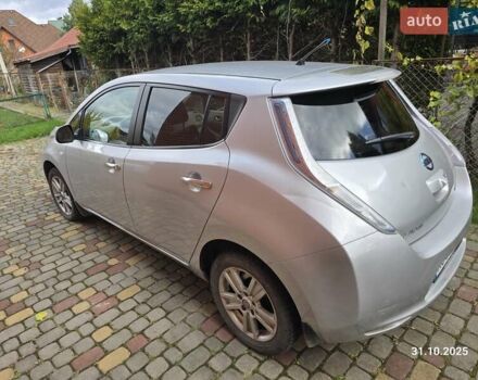Сірий Ніссан Ліф, об'ємом двигуна 0 л та пробігом 126 тис. км за 4400 $, фото 6 на Automoto.ua