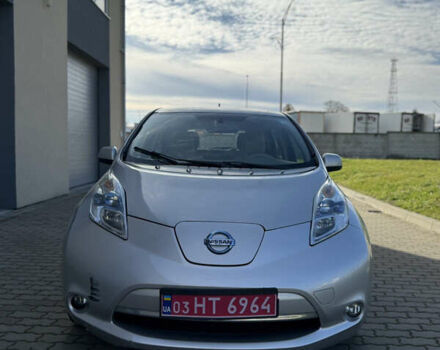 Серый Ниссан Лиф, объемом двигателя 0 л и пробегом 153 тыс. км за 3999 $, фото 1 на Automoto.ua