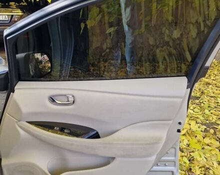 Сірий Ніссан Ліф, об'ємом двигуна 0 л та пробігом 142 тис. км за 5500 $, фото 9 на Automoto.ua