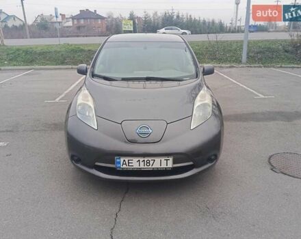 Серый Ниссан Лиф, объемом двигателя 0 л и пробегом 197 тыс. км за 6000 $, фото 6 на Automoto.ua