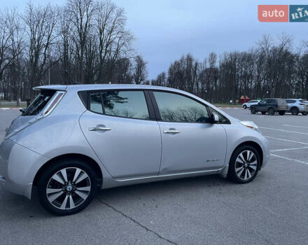 Серый Ниссан Лиф, объемом двигателя 0 л и пробегом 166 тыс. км за 6900 $, фото 7 на Automoto.ua