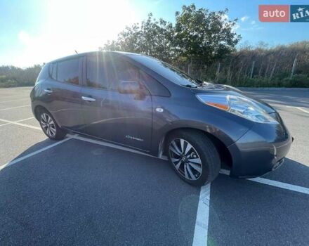 Ниссан Лиф 2013 в Виннице на Automoto.ua Серый Ниссан Лиф, объемом двигателя 0 л и пробегом 280 тыс. км за 5700 $, фото 1 на Automoto.ua