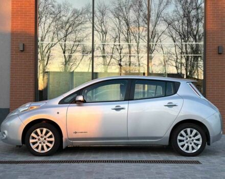 Серый Ниссан Лиф, объемом двигателя 0 л и пробегом 75 тыс. км за 5000 $, фото 4 на Automoto.ua