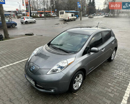 Серый Ниссан Лиф, объемом двигателя 0 л и пробегом 96 тыс. км за 8000 $, фото 19 на Automoto.ua