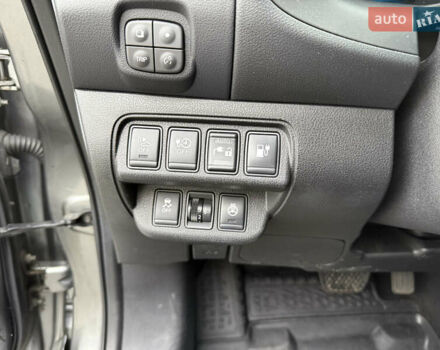 Сірий Ніссан Ліф, об'ємом двигуна 0 л та пробігом 126 тис. км за 5750 $, фото 15 на Automoto.ua