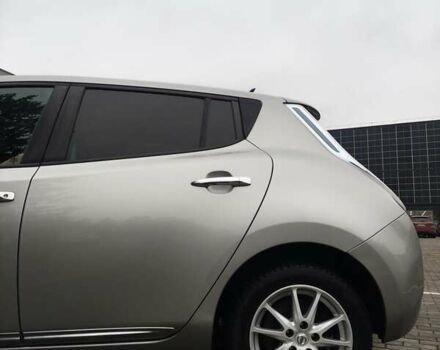 Серый Ниссан Лиф, объемом двигателя 0 л и пробегом 124 тыс. км за 6500 $, фото 17 на Automoto.ua