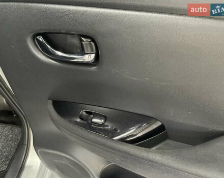 Серый Ниссан Лиф, объемом двигателя 0 л и пробегом 117 тыс. км за 6800 $, фото 29 на Automoto.ua