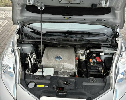 Серый Ниссан Лиф, объемом двигателя 0 л и пробегом 92 тыс. км за 8100 $, фото 21 на Automoto.ua