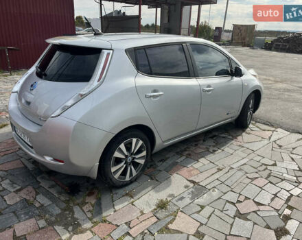 Серый Ниссан Лиф, объемом двигателя 0 л и пробегом 160 тыс. км за 11000 $, фото 5 на Automoto.ua