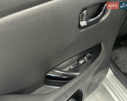 Серый Ниссан Лиф, объемом двигателя 0 л и пробегом 117 тыс. км за 6800 $, фото 22 на Automoto.ua