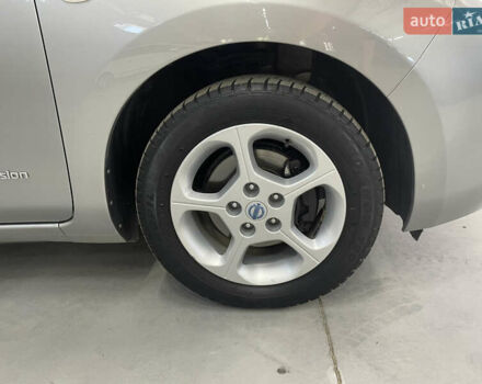 Ниссан Лиф 2013 в Стрые на Automoto.ua Серый Ниссан Лиф, объемом двигателя 0 л и пробегом 118 тыс. км за 6800 $, фото 23 на Automoto.ua