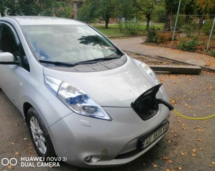 Серый Ниссан Лиф, объемом двигателя 0 л и пробегом 96 тыс. км за 5500 $, фото 5 на Automoto.ua