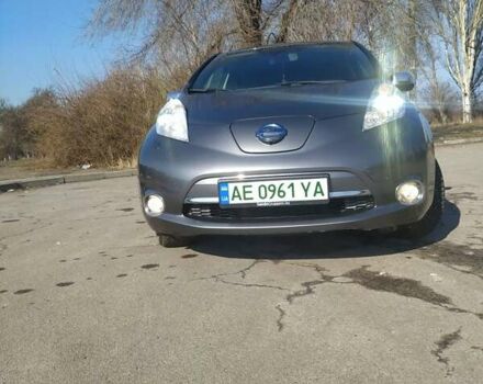 Серый Ниссан Лиф, объемом двигателя 0 л и пробегом 126 тыс. км за 7900 $, фото 2 на Automoto.ua