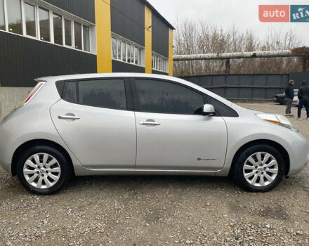 Ниссан Лиф 2013 в Нежине на Automoto.ua Серый Ниссан Лиф, объемом двигателя 0 л и пробегом 181 тыс. км за 5100 $, фото 2 на Automoto.ua