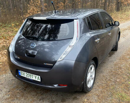 Серый Ниссан Лиф, объемом двигателя 0 л и пробегом 135 тыс. км за 8000 $, фото 5 на Automoto.ua
