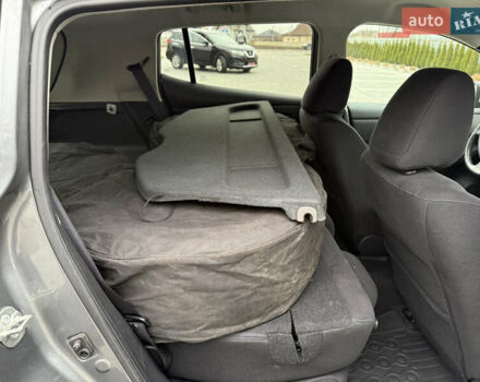 Сірий Ніссан Ліф, об'ємом двигуна 0 л та пробігом 126 тис. км за 5750 $, фото 38 на Automoto.ua