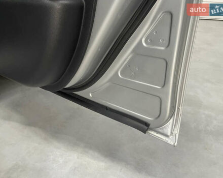 Серый Ниссан Лиф, объемом двигателя 0 л и пробегом 117 тыс. км за 6800 $, фото 27 на Automoto.ua