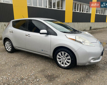 Ниссан Лиф 2013 в Нежине на Automoto.ua Серый Ниссан Лиф, объемом двигателя 0 л и пробегом 181 тыс. км за 5100 $, фото 1 на Automoto.ua