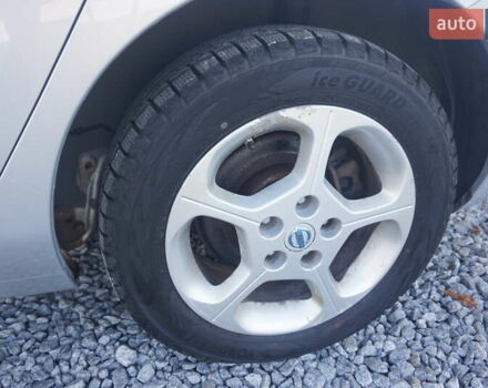 Серый Ниссан Лиф, объемом двигателя 0 л и пробегом 193 тыс. км за 5555 $, фото 60 на Automoto.ua