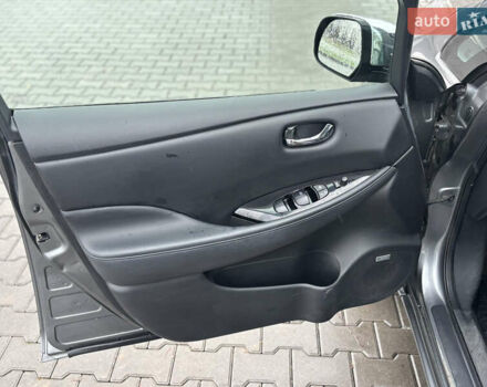 Серый Ниссан Лиф, объемом двигателя 0 л и пробегом 125 тыс. км за 6750 $, фото 21 на Automoto.ua