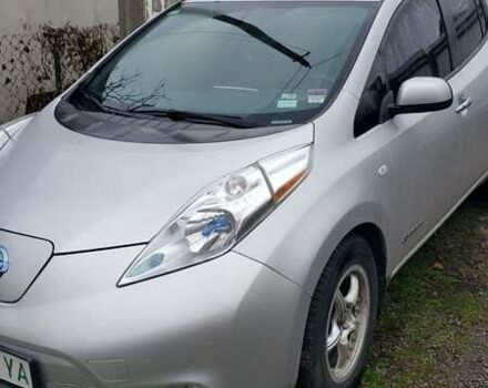 Серый Ниссан Лиф, объемом двигателя 0 л и пробегом 118 тыс. км за 5900 $, фото 3 на Automoto.ua