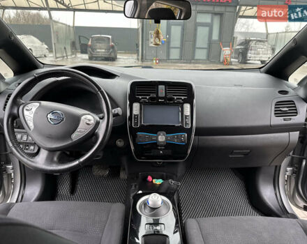 Серый Ниссан Лиф, объемом двигателя 0 л и пробегом 92 тыс. км за 8100 $, фото 17 на Automoto.ua