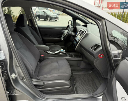 Сірий Ніссан Ліф, об'ємом двигуна 0 л та пробігом 126 тис. км за 5750 $, фото 33 на Automoto.ua