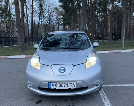 Серый Ниссан Лиф, объемом двигателя 0 л и пробегом 166 тыс. км за 6900 $, фото 2 на Automoto.ua