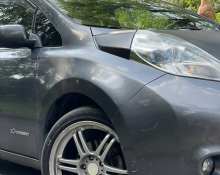 Сірий Ніссан Ліф, об'ємом двигуна 0 л та пробігом 180 тис. км за 8200 $, фото 6 на Automoto.ua