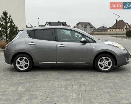 Сірий Ніссан Ліф, об'ємом двигуна 0 л та пробігом 126 тис. км за 5750 $, фото 5 на Automoto.ua