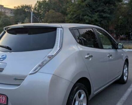 Сірий Ніссан Ліф, об'ємом двигуна 0 л та пробігом 122 тис. км за 6100 $, фото 1 на Automoto.ua