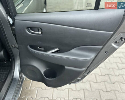 Серый Ниссан Лиф, объемом двигателя 0 л и пробегом 125 тыс. км за 6750 $, фото 33 на Automoto.ua