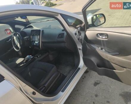Сірий Ніссан Ліф, об'ємом двигуна 0 л та пробігом 121 тис. км за 6500 $, фото 3 на Automoto.ua