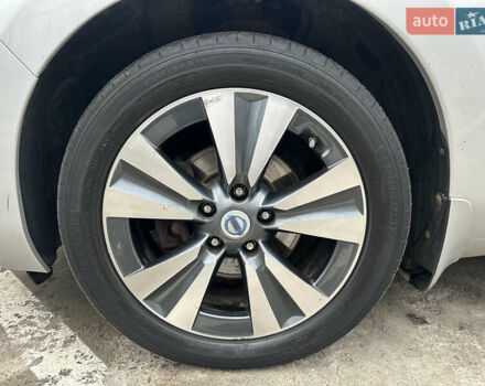 Серый Ниссан Лиф, объемом двигателя 0 л и пробегом 123 тыс. км за 7786 $, фото 34 на Automoto.ua