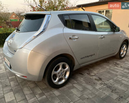 Серый Ниссан Лиф, объемом двигателя 0 л и пробегом 72 тыс. км за 4990 $, фото 3 на Automoto.ua