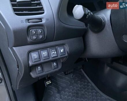 Серый Ниссан Лиф, объемом двигателя 0 л и пробегом 145 тыс. км за 6450 $, фото 10 на Automoto.ua