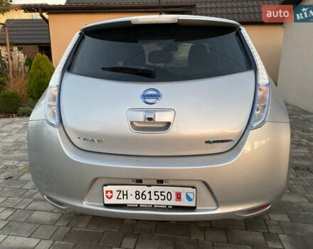 Серый Ниссан Лиф, объемом двигателя 0 л и пробегом 72 тыс. км за 4990 $, фото 35 на Automoto.ua