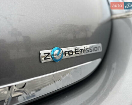 Серый Ниссан Лиф, объемом двигателя 0 л и пробегом 125 тыс. км за 6750 $, фото 17 на Automoto.ua