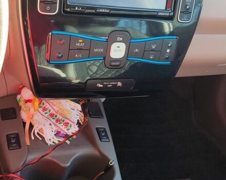 Сірий Ніссан Ліф, об'ємом двигуна 0 л та пробігом 131 тис. км за 7000 $, фото 6 на Automoto.ua