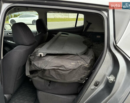 Сірий Ніссан Ліф, об'ємом двигуна 0 л та пробігом 126 тис. км за 5750 $, фото 23 на Automoto.ua