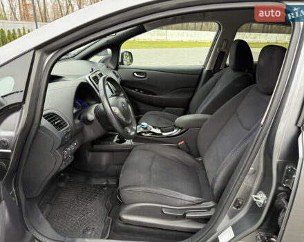 Сірий Ніссан Ліф, об'ємом двигуна 0 л та пробігом 126 тис. км за 5750 $, фото 13 на Automoto.ua