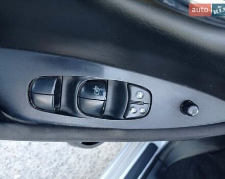 Серый Ниссан Лиф, объемом двигателя 0 л и пробегом 160 тыс. км за 5700 $, фото 14 на Automoto.ua