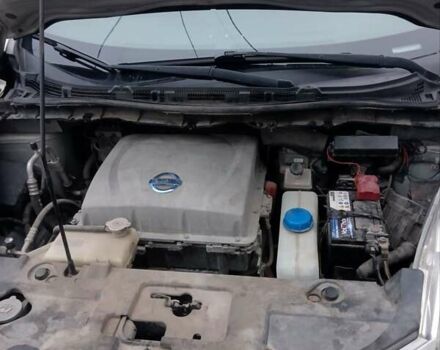 Серый Ниссан Лиф, объемом двигателя 0 л и пробегом 157 тыс. км за 5100 $, фото 11 на Automoto.ua