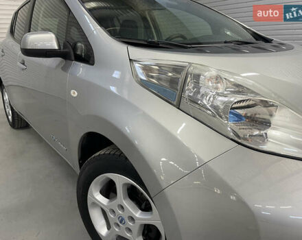 Ниссан Лиф 2013 в Стрые на Automoto.ua Серый Ниссан Лиф, объемом двигателя 0 л и пробегом 118 тыс. км за 6800 $, фото 21 на Automoto.ua