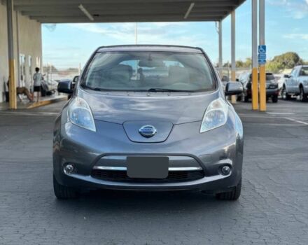 Серый Ниссан Лиф, объемом двигателя 0 л и пробегом 81 тыс. км за 4700 $, фото 1 на Automoto.ua